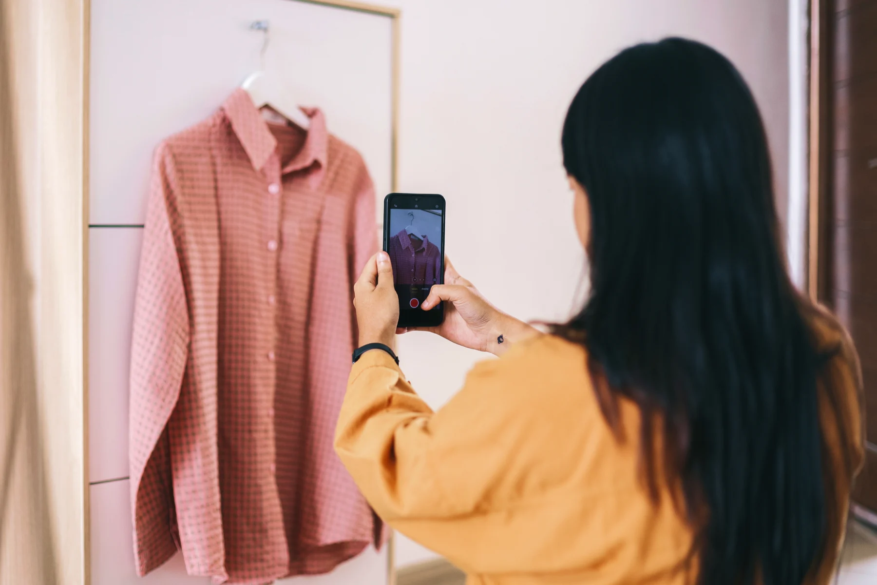 Thumbnail for 15 Things to Sell to Make Money Fast in 2025