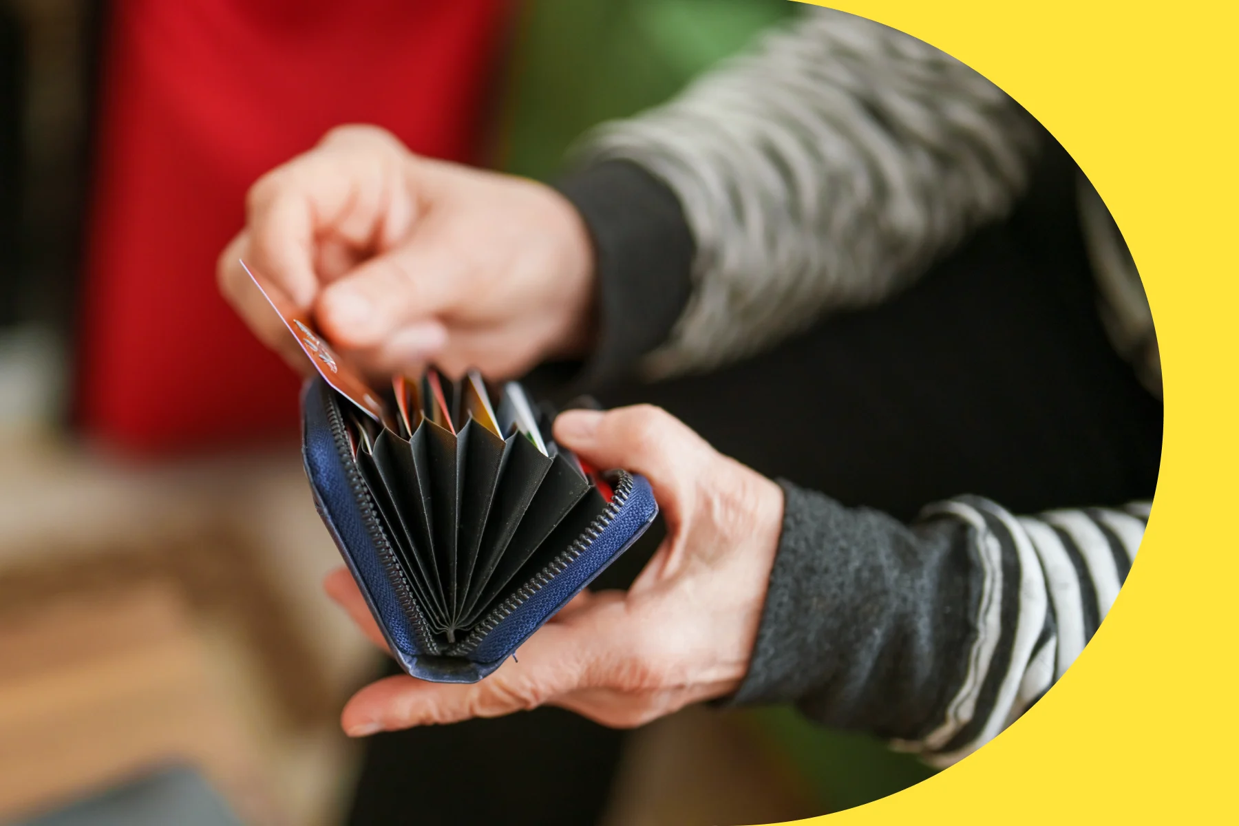 Thumbnail for How to Apply and Get a Credit Card in 8 Steps